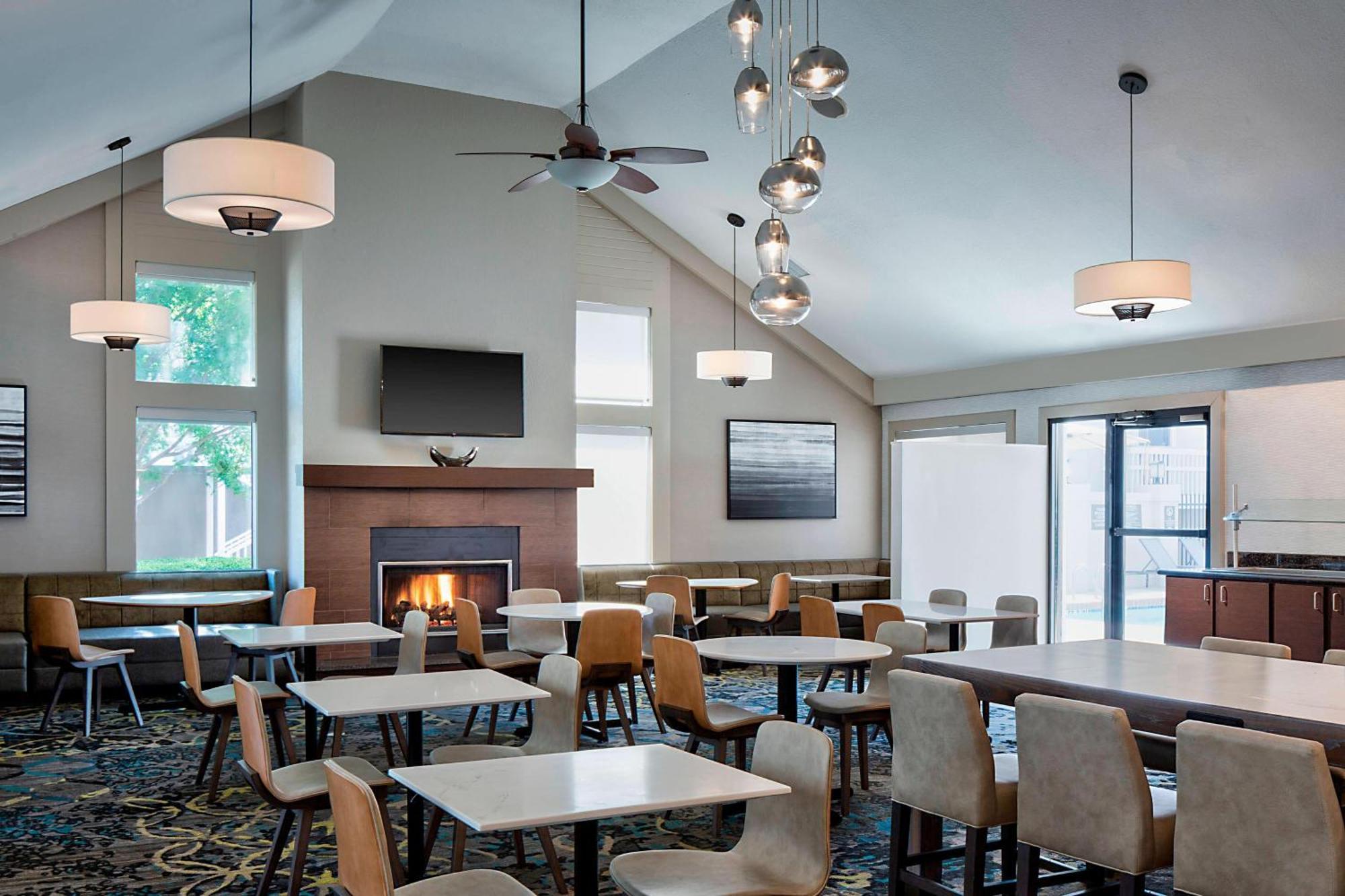 Residence Inn Dallas Las Colinas Ървинг Екстериор снимка